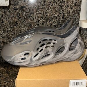 Adidas Yeezy Foam Runner Style Slip-On Clog in Gray and White Swirl Size 12